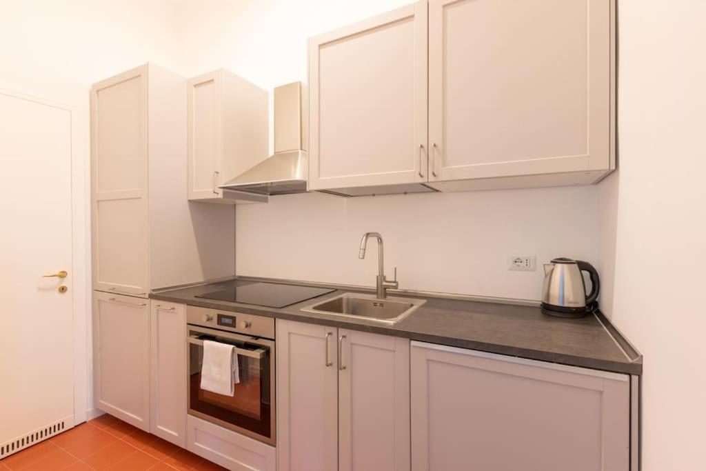 Elegante Bilocale Porta Genova - Mirable Pm Apartment มิลาน ภายนอก รูปภาพ