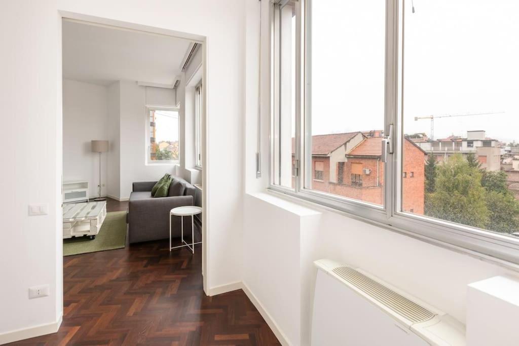 Elegante Bilocale Porta Genova - Mirable Pm Apartment มิลาน ภายนอก รูปภาพ