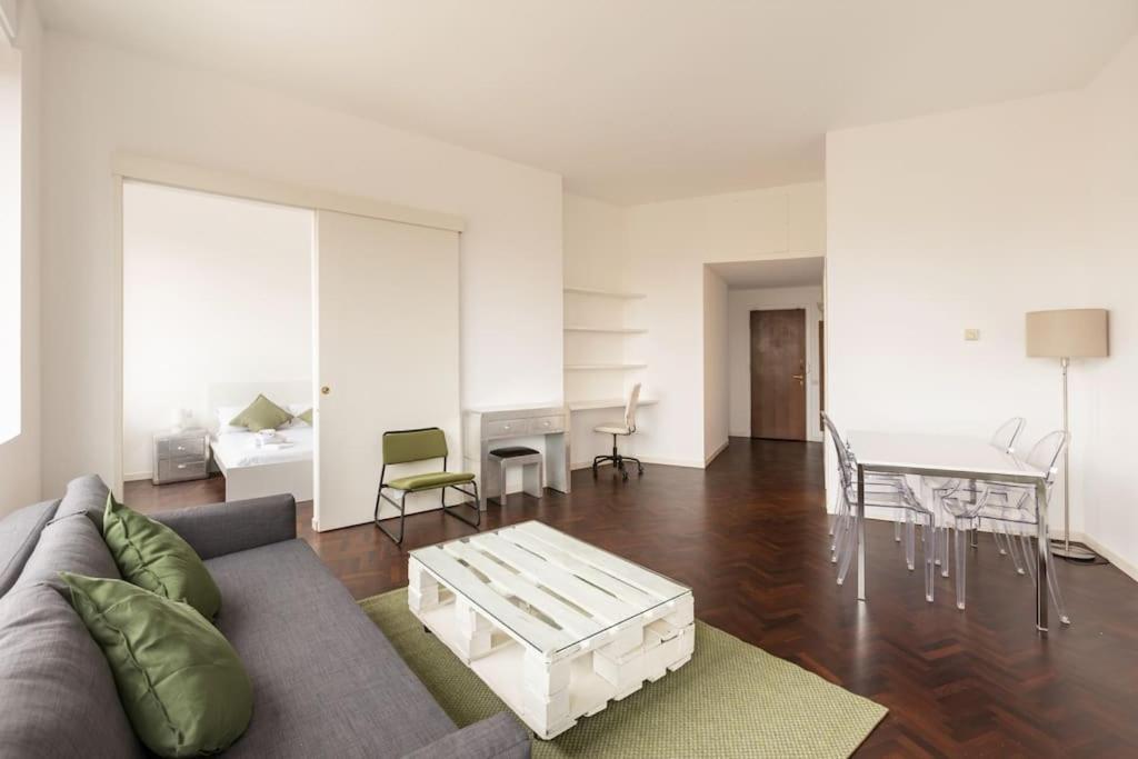 Elegante Bilocale Porta Genova - Mirable Pm Apartment มิลาน ภายนอก รูปภาพ